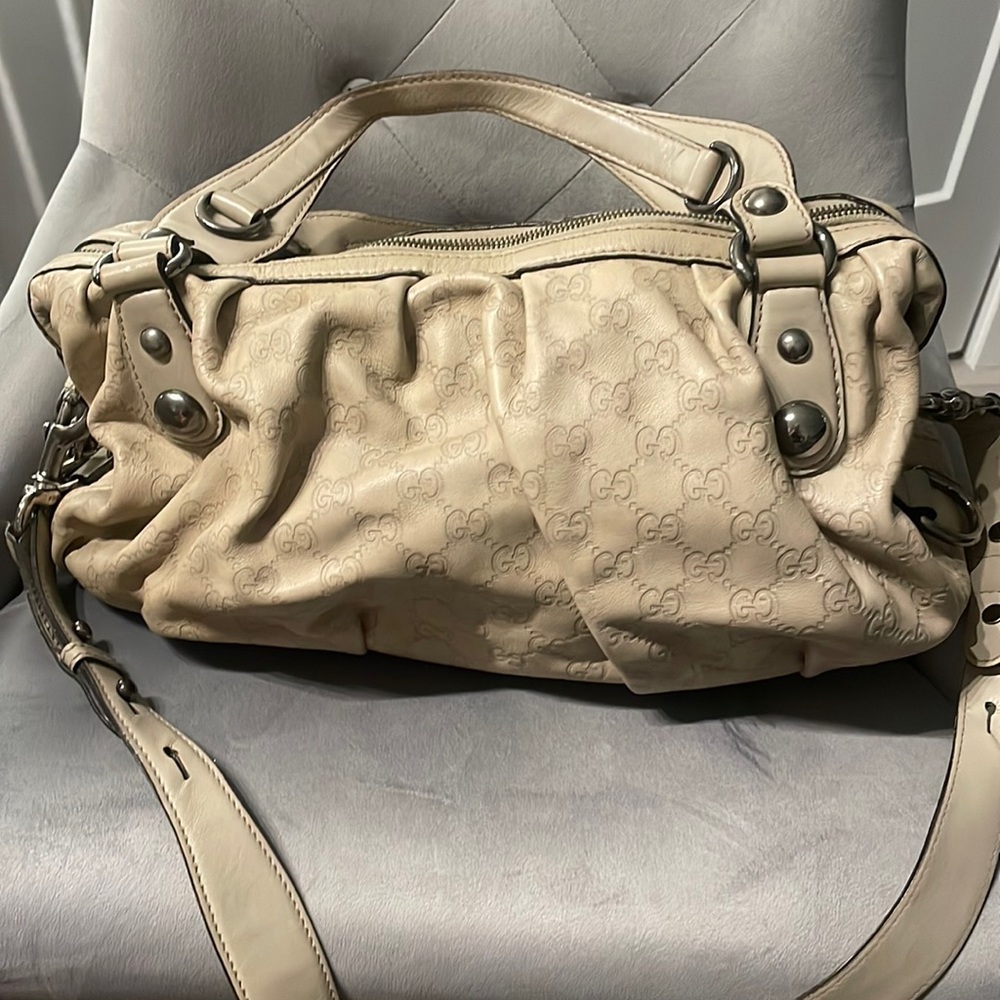 Gucci cross body bag and shoulder. Authentic.
